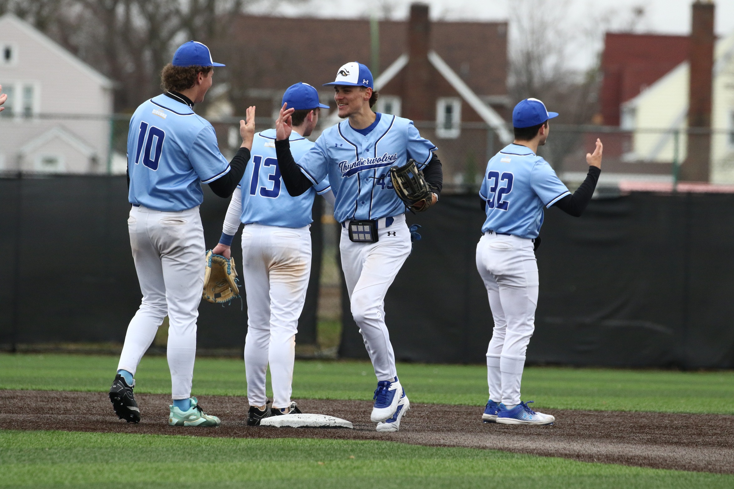 Thunderwolves sweep Jefferson, advance to Region III final four