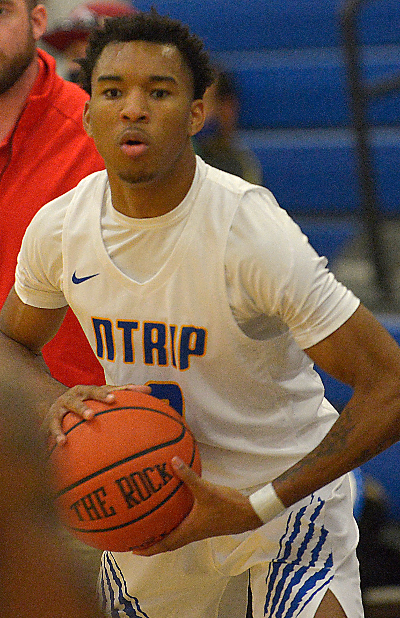 Thunderwolves knock off MCC in WNYAC opener