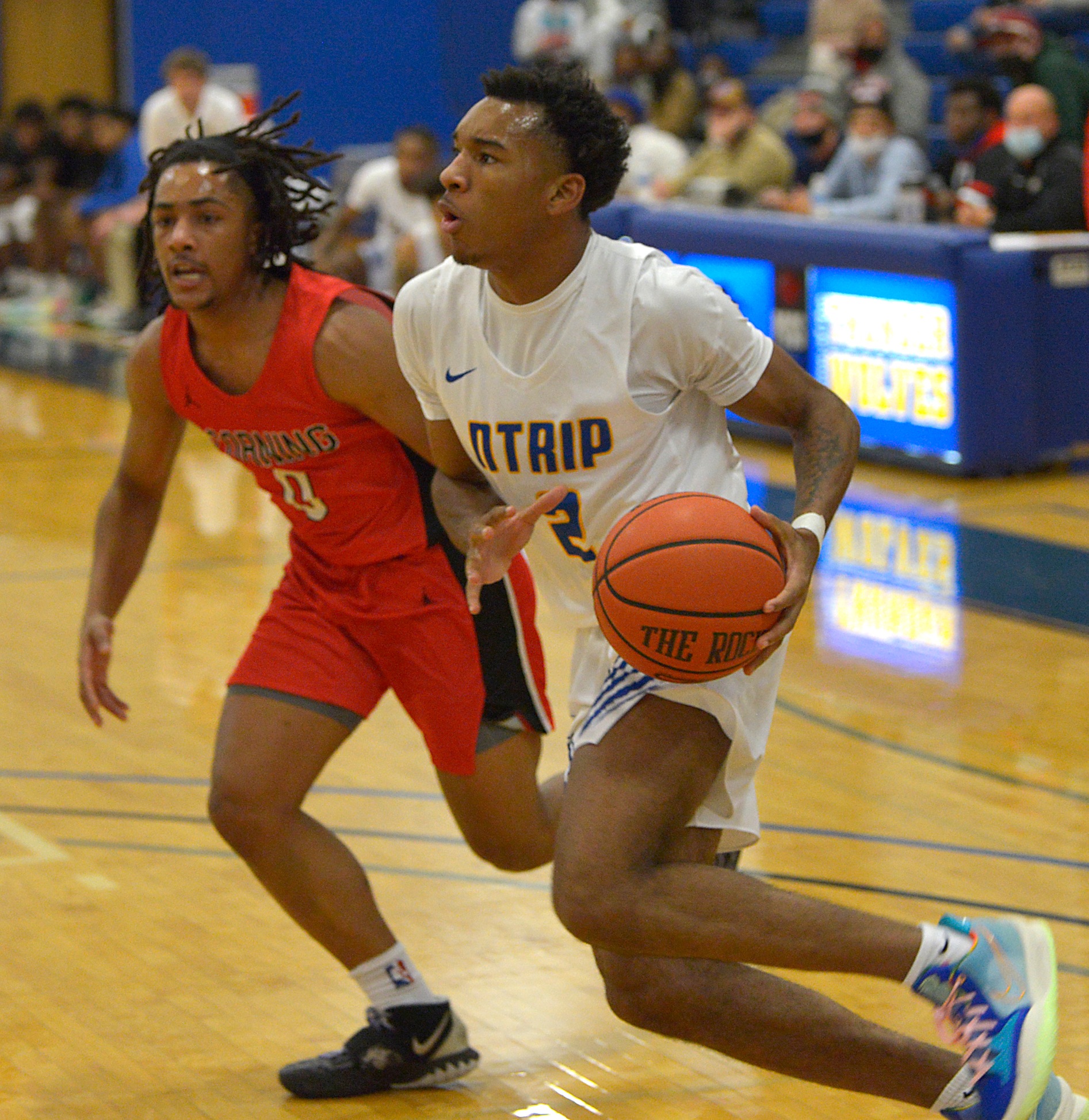 Thunderwolves pick up road win at JCC
