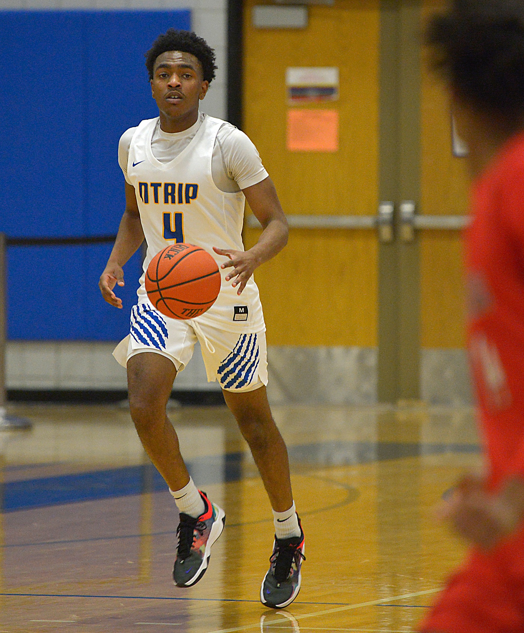 Hendrick lifts Thunderwolves to win