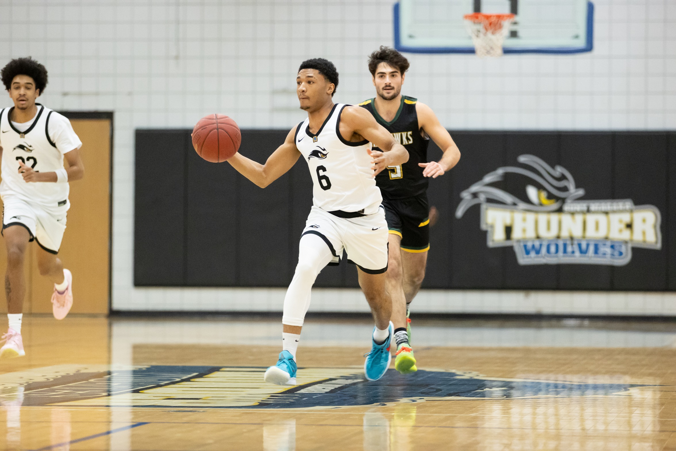 T&rsquo;Wolves claw past rival Erie CC, win sixth straight, extend longest winning streak of season